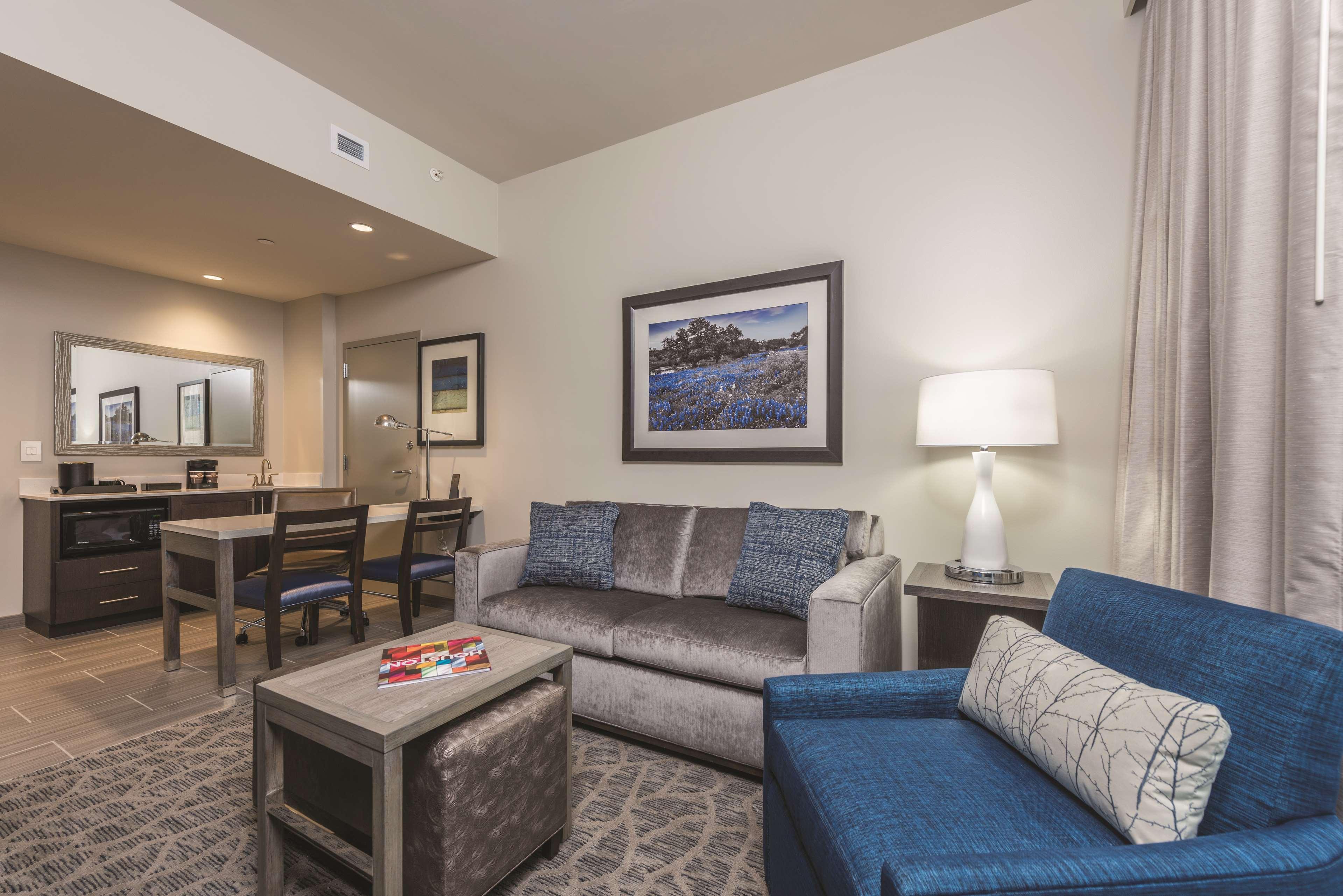 Embassy Suites By Hilton דה וודלנדס מראה חיצוני תמונה