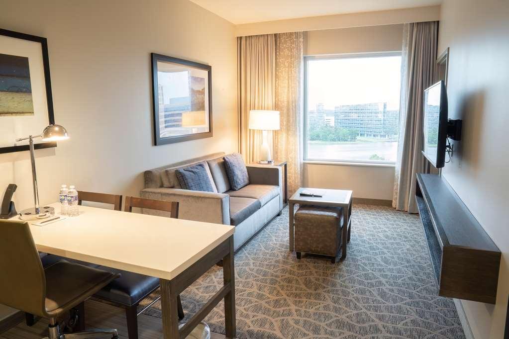Embassy Suites By Hilton דה וודלנדס חדר תמונה