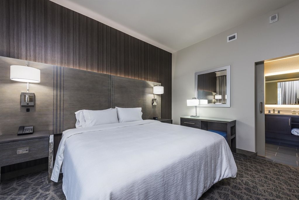 Embassy Suites By Hilton דה וודלנדס חדר תמונה